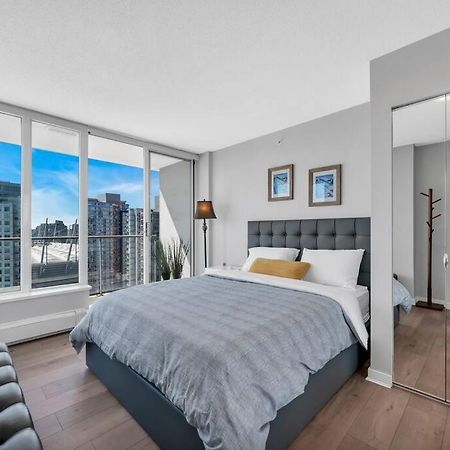 Spacious Dt 2-Bdr High-Rise With View, Pool, Gym Vancouver Exterior photo
