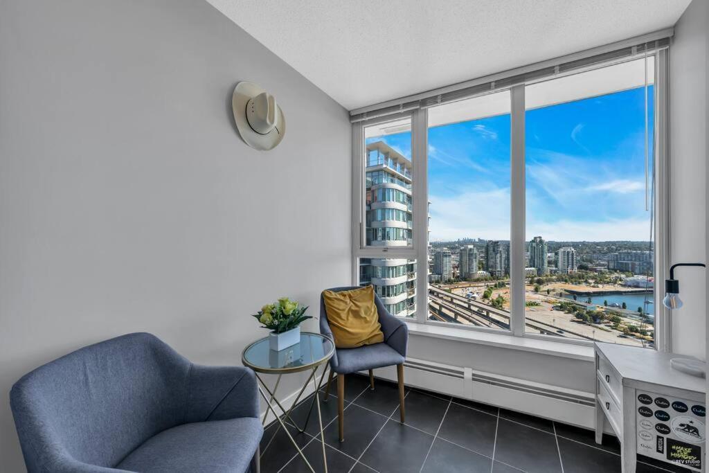 Spacious Dt 2-Bdr High-Rise With View, Pool, Gym Vancouver Exterior photo