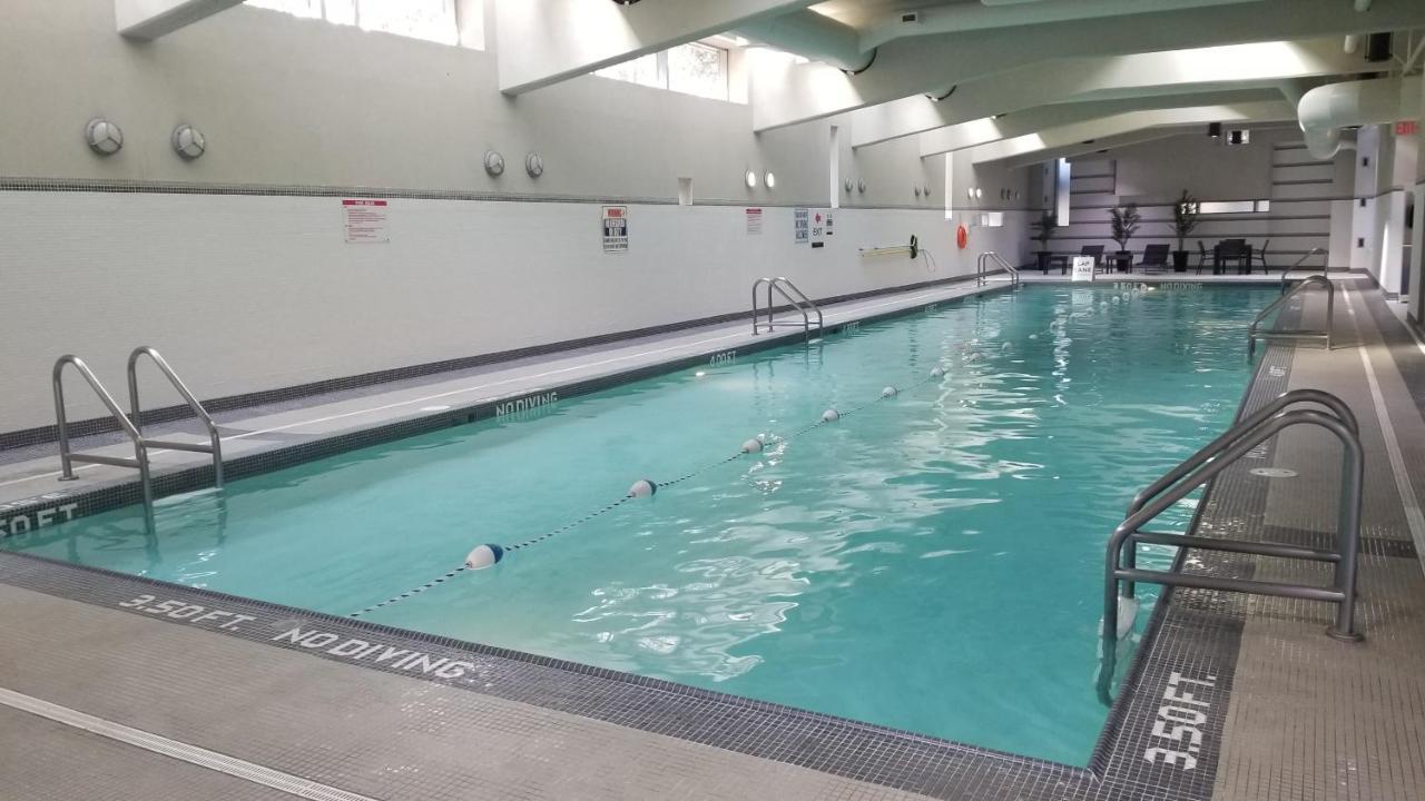 Spacious Dt 2-Bdr High-Rise With View, Pool, Gym Vancouver Exterior photo